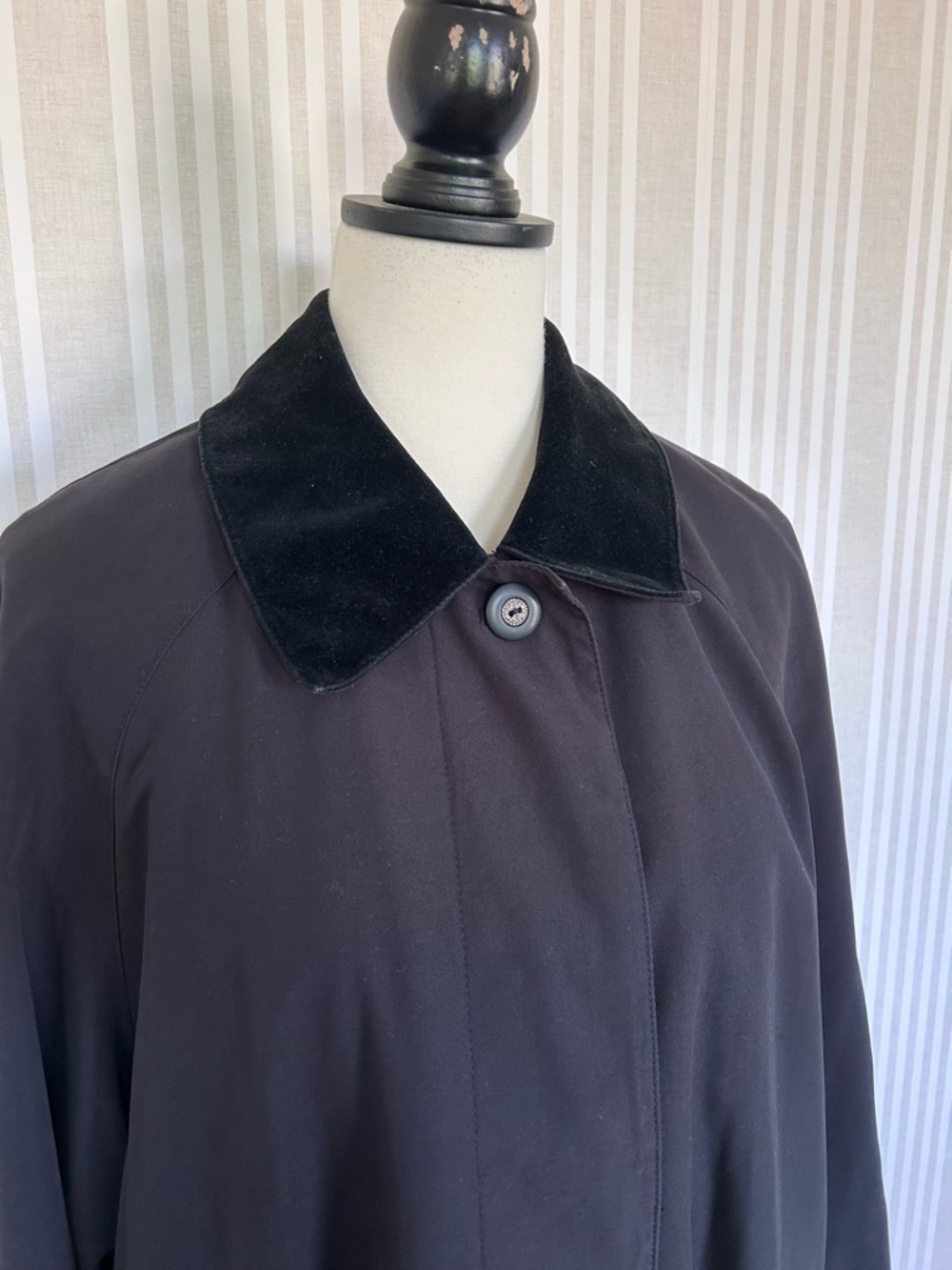 Vintage Anne Klein Black Long Trench Coat with Velvet Collar Women’s Size M - Picture 5 of 11